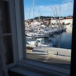 Apartman Petra 23 *