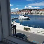 Apartman Petra 23 *
