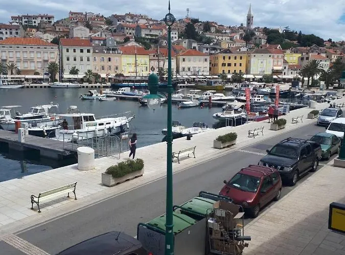 Petra 23 アパート